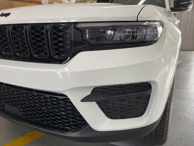 new 2025 Jeep Grand Cherokee car, priced at $45,935