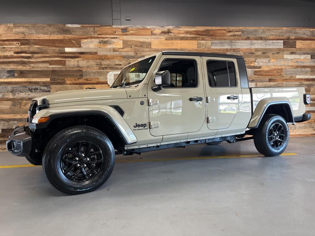 used 2022 Jeep Gladiator car, priced at $32,978