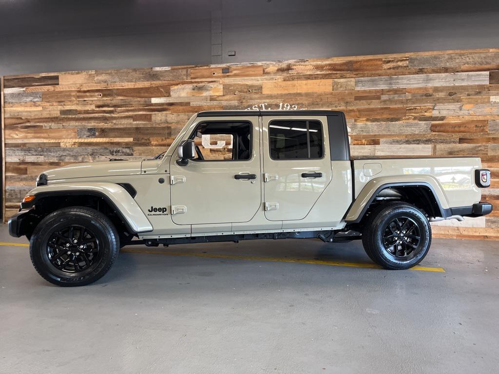 used 2022 Jeep Gladiator car, priced at $32,978