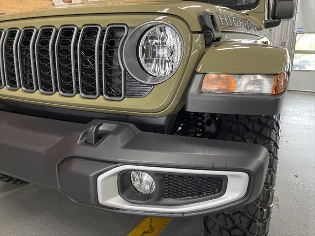 new 2025 Jeep Gladiator car, priced at $45,327