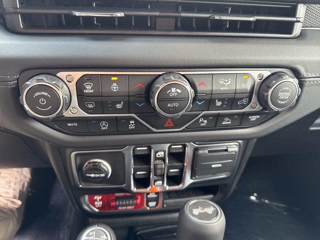 new 2026 Jeep Wrangler car, priced at $74,085