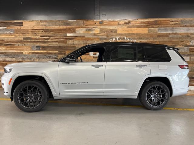 new 2025 Jeep Grand Cherokee L car, priced at $69,739