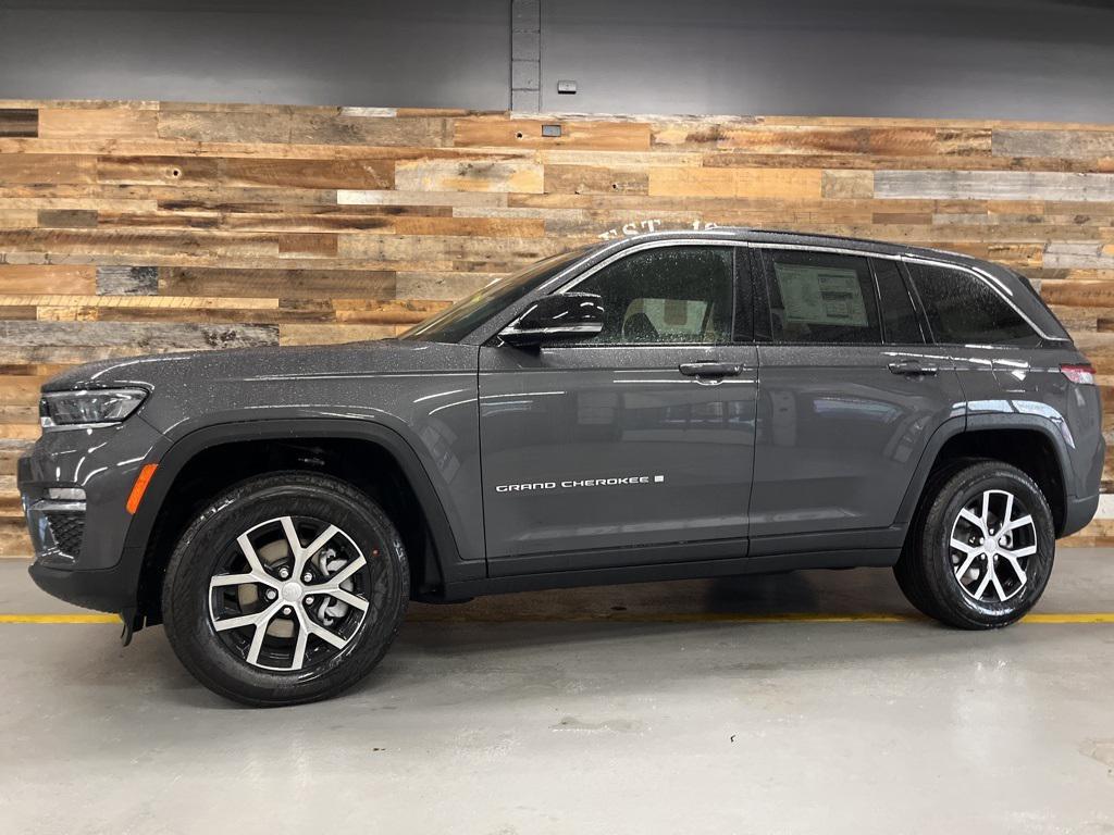 new 2025 Jeep Grand Cherokee car, priced at $41,179