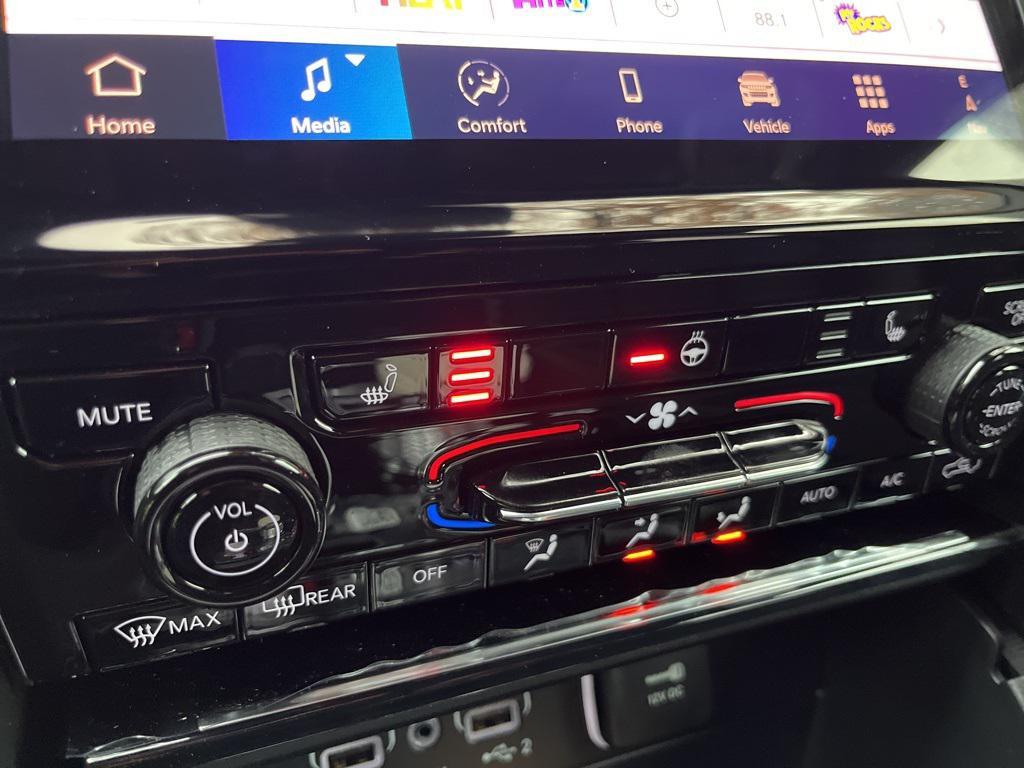 new 2025 Jeep Grand Cherokee car, priced at $41,179