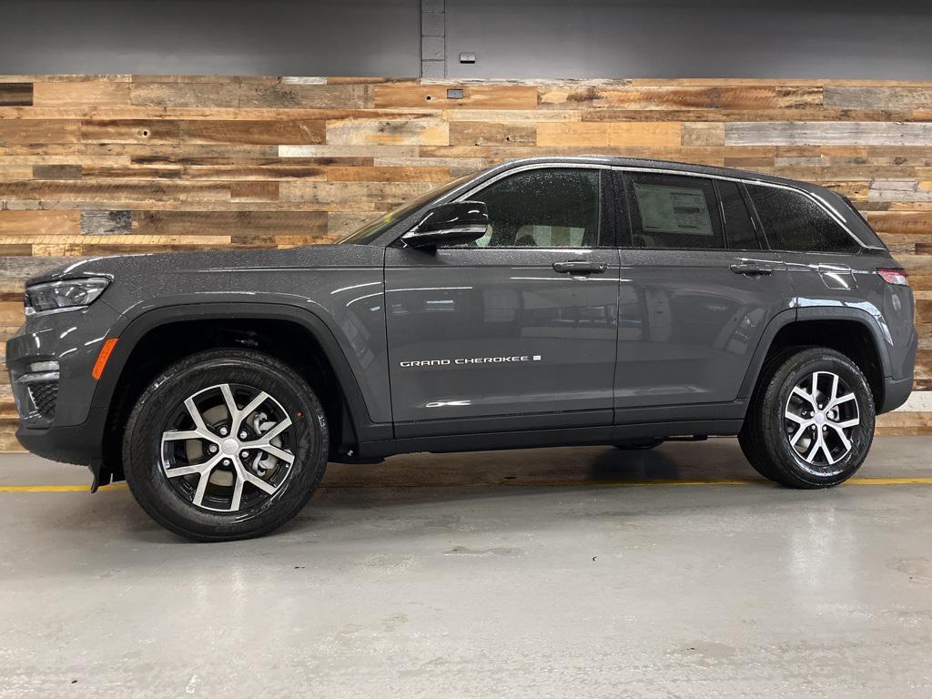 new 2025 Jeep Grand Cherokee car, priced at $41,179