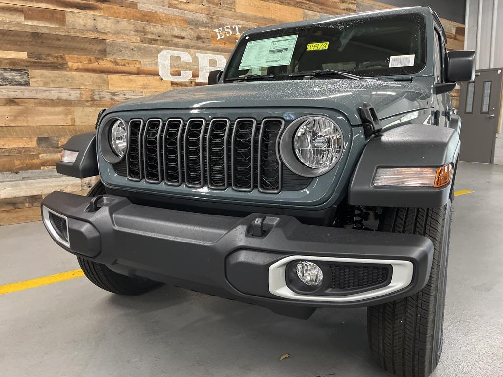 new 2025 Jeep Gladiator car, priced at $40,804