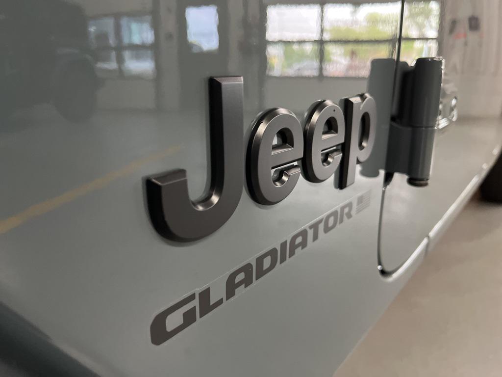 new 2025 Jeep Gladiator car, priced at $40,804