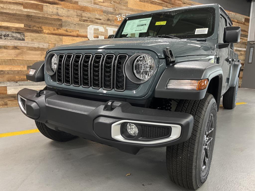 new 2025 Jeep Gladiator car, priced at $40,804