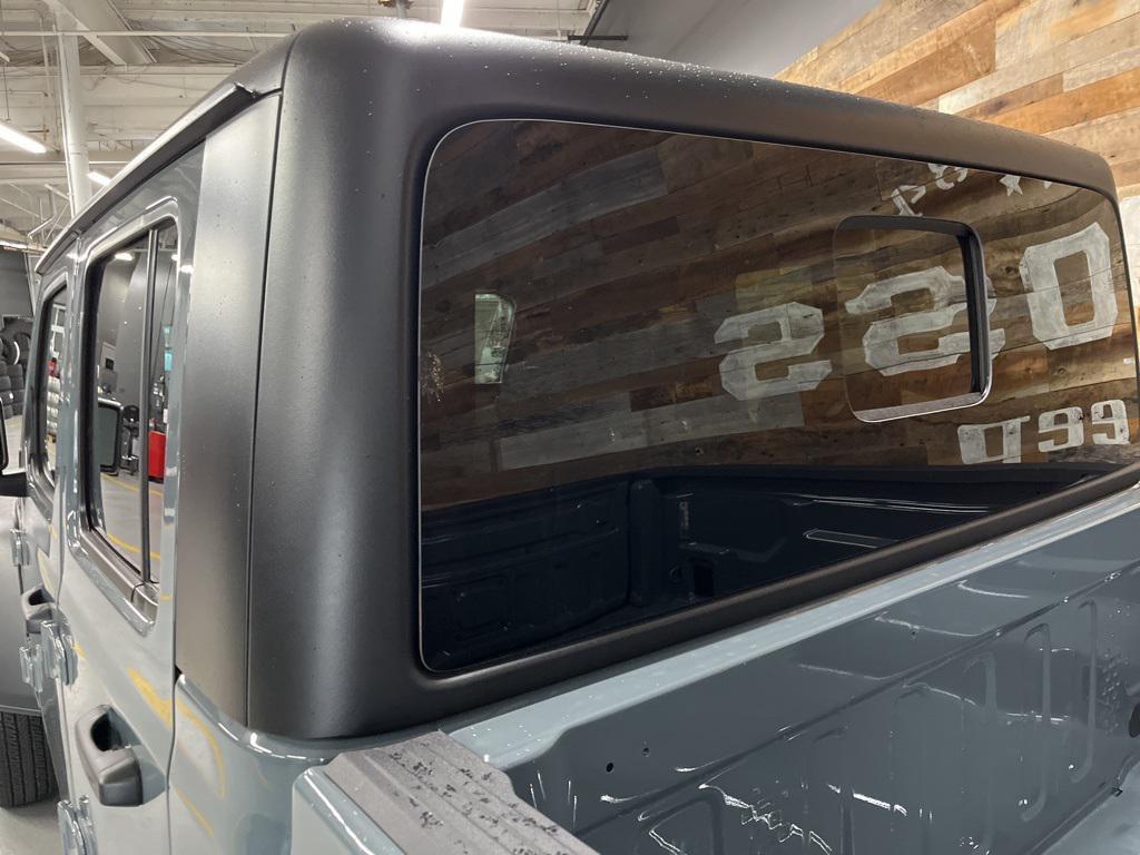 new 2025 Jeep Gladiator car, priced at $40,804