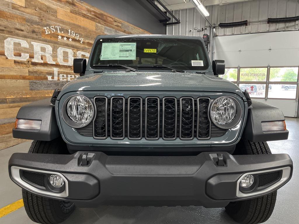 new 2025 Jeep Gladiator car, priced at $40,804