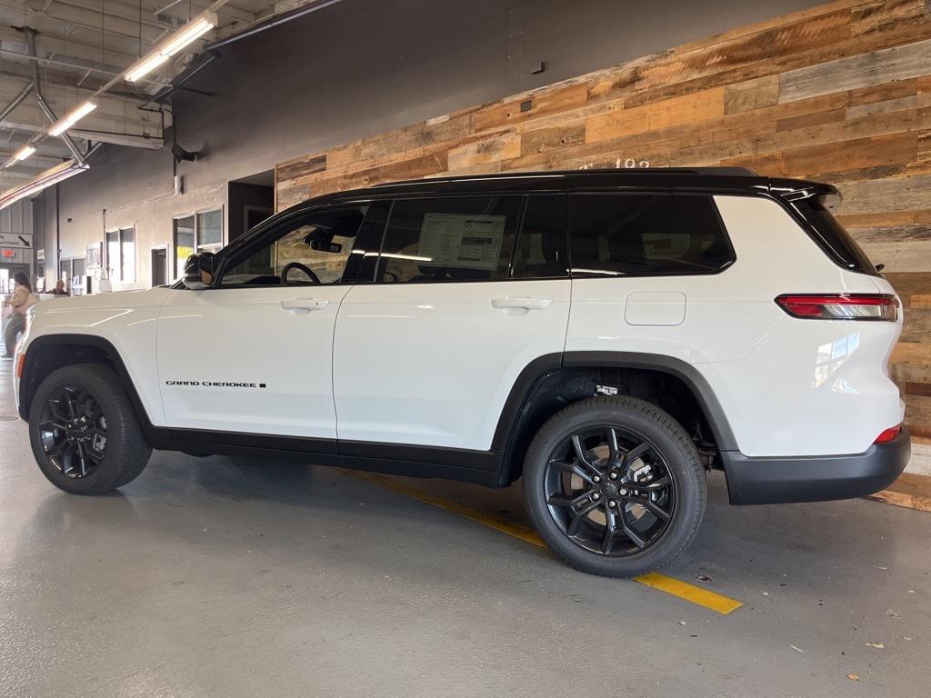 new 2025 Jeep Grand Cherokee L car, priced at $47,344