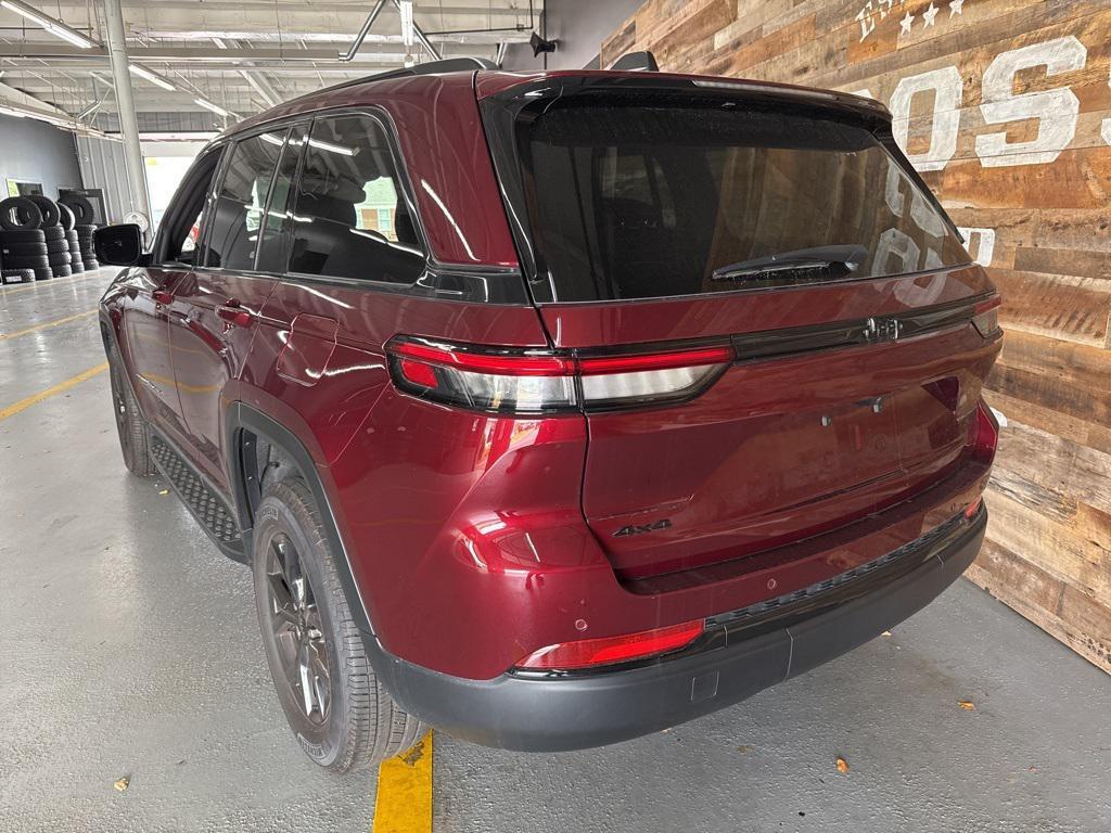 used 2024 Jeep Grand Cherokee car, priced at $34,276
