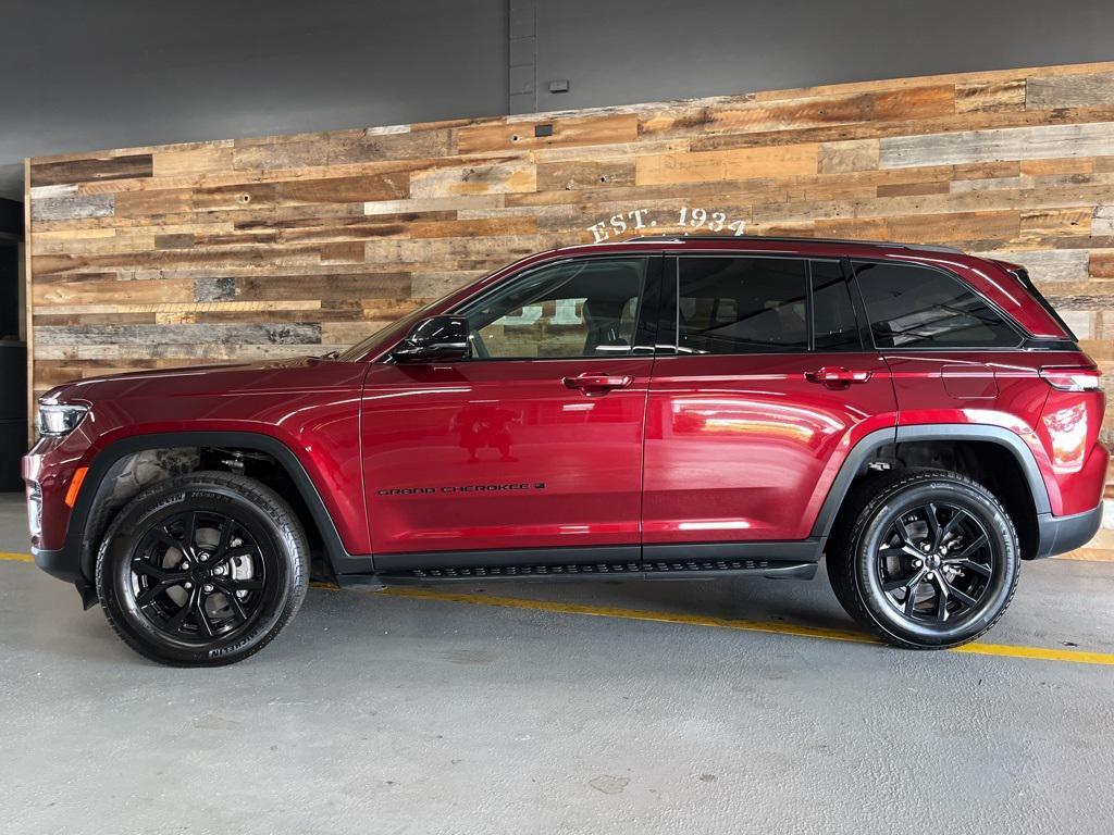 used 2024 Jeep Grand Cherokee car, priced at $33,620