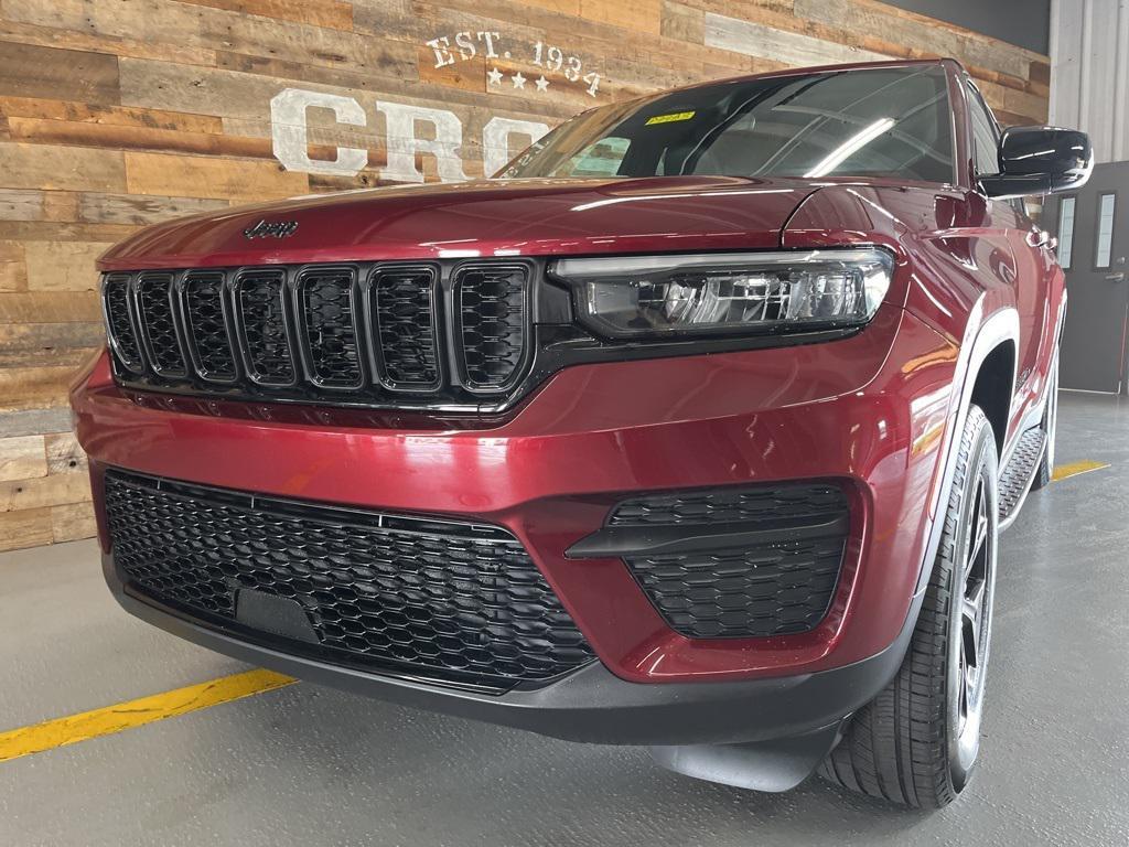 used 2024 Jeep Grand Cherokee car, priced at $33,620