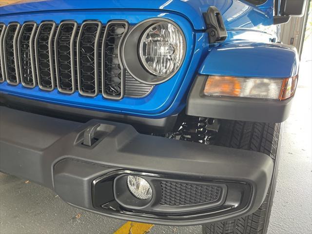 new 2025 Jeep Gladiator car, priced at $42,761