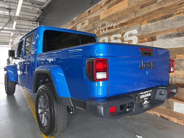 new 2025 Jeep Gladiator car, priced at $42,761