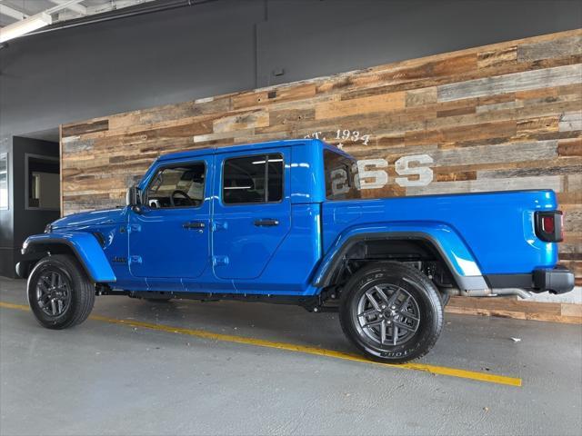 new 2025 Jeep Gladiator car, priced at $42,761