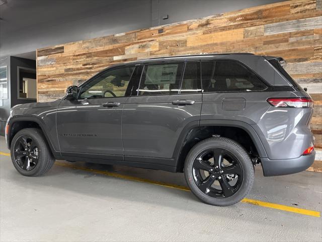 new 2025 Jeep Grand Cherokee car, priced at $40,970