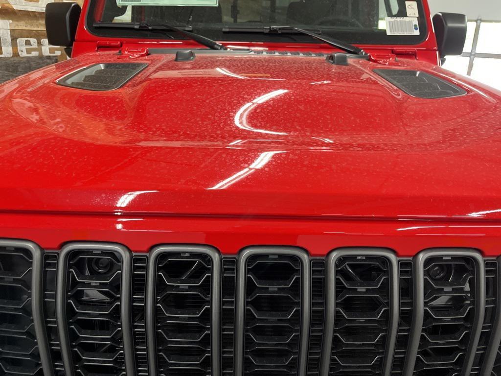 new 2025 Jeep Gladiator car, priced at $46,000