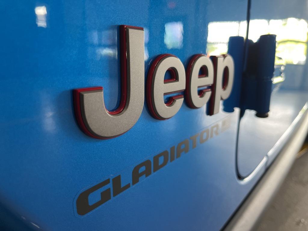 new 2025 Jeep Gladiator car, priced at $47,000