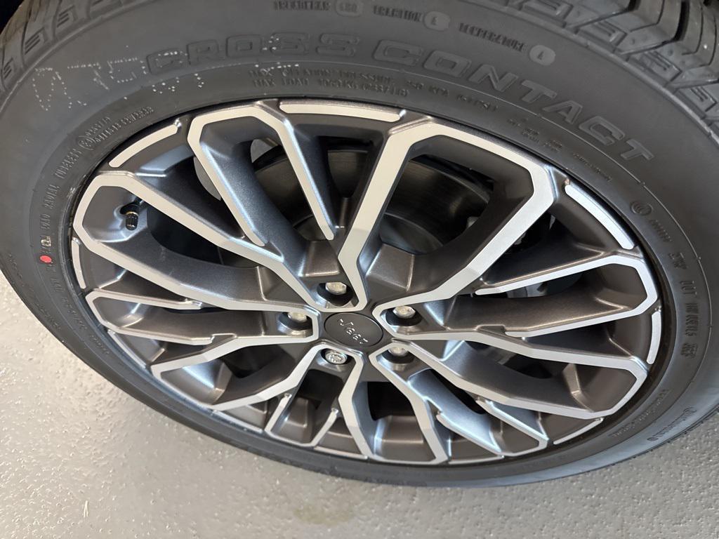 new 2025 Jeep Grand Cherokee L car, priced at $61,041