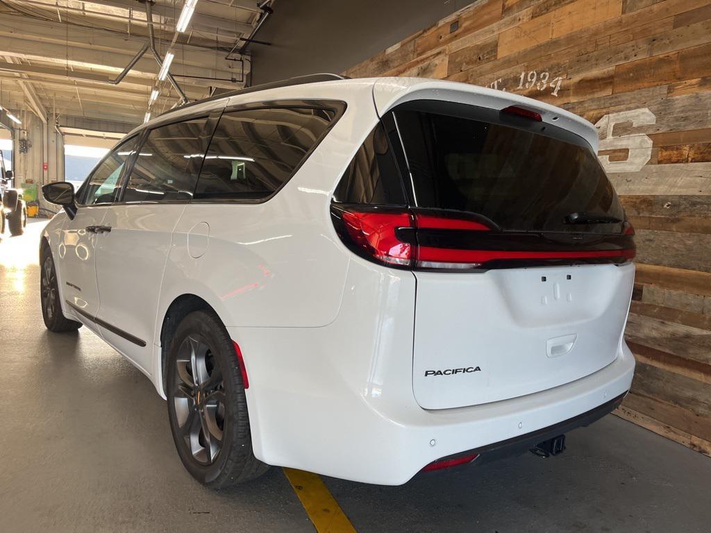 used 2024 Chrysler Pacifica car, priced at $36,500