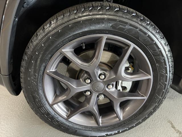 used 2021 Jeep Grand Cherokee car, priced at $32,000
