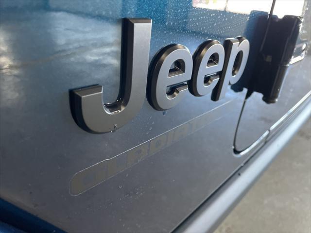 new 2025 Jeep Gladiator car, priced at $42,185