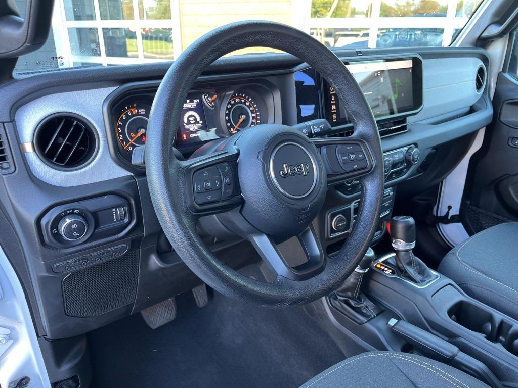 used 2025 Jeep Gladiator car, priced at $35,000