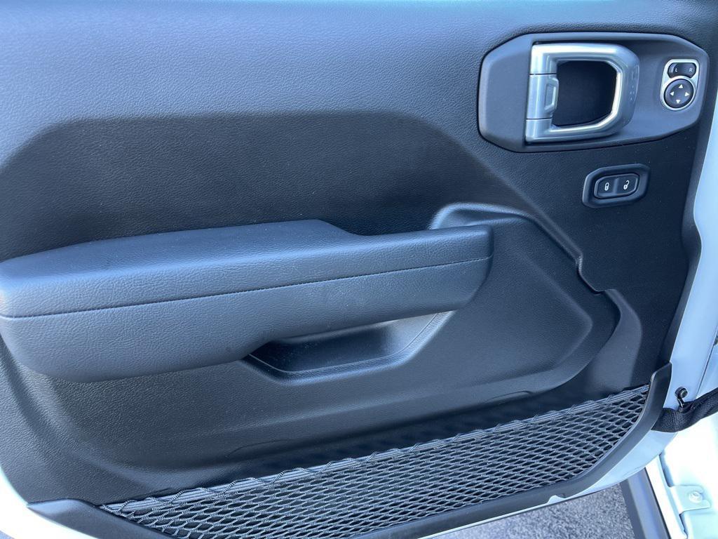 used 2025 Jeep Gladiator car, priced at $35,000