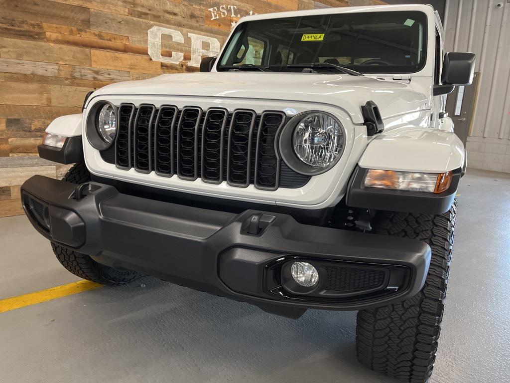 used 2025 Jeep Gladiator car, priced at $35,000