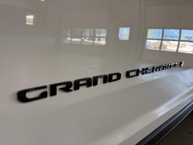 new 2024 Jeep Grand Cherokee L car, priced at $45,250