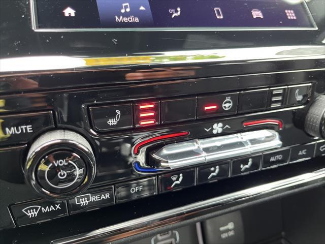new 2025 Jeep Grand Cherokee car, priced at $39,535