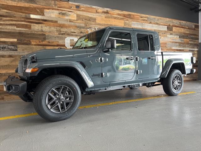 new 2025 Jeep Gladiator car, priced at $42,761