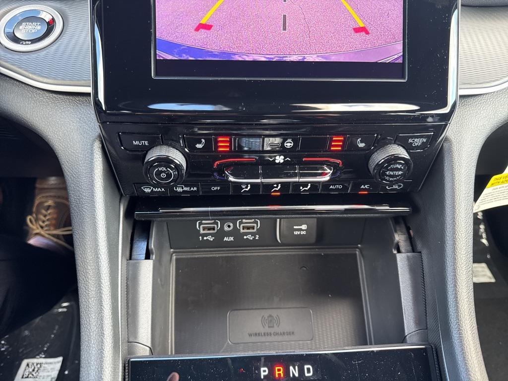 new 2025 Jeep Grand Cherokee car, priced at $41,000
