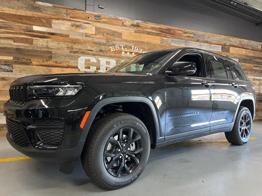 new 2025 Jeep Grand Cherokee car, priced at $40,641