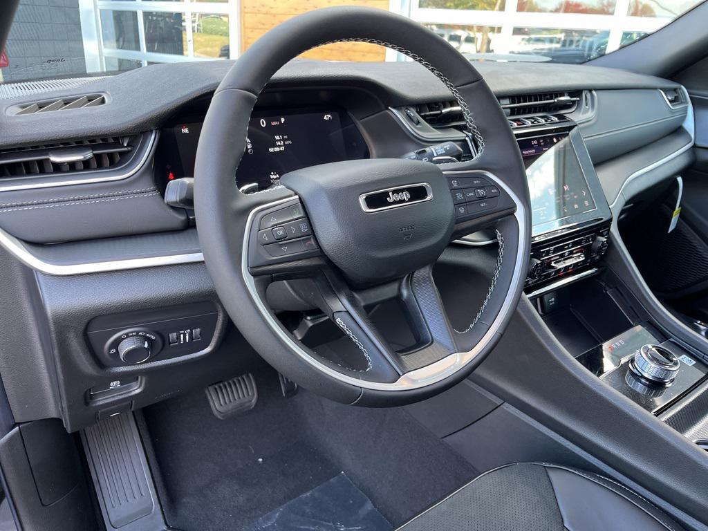 new 2025 Jeep Grand Cherokee car, priced at $40,641