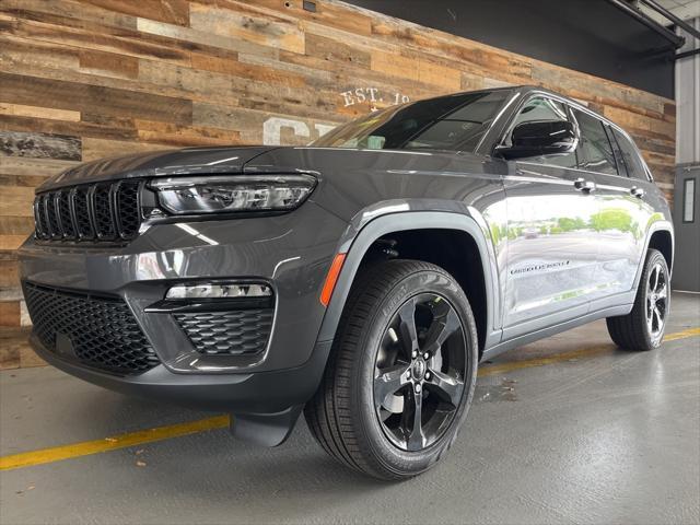 new 2024 Jeep Grand Cherokee car, priced at $48,500