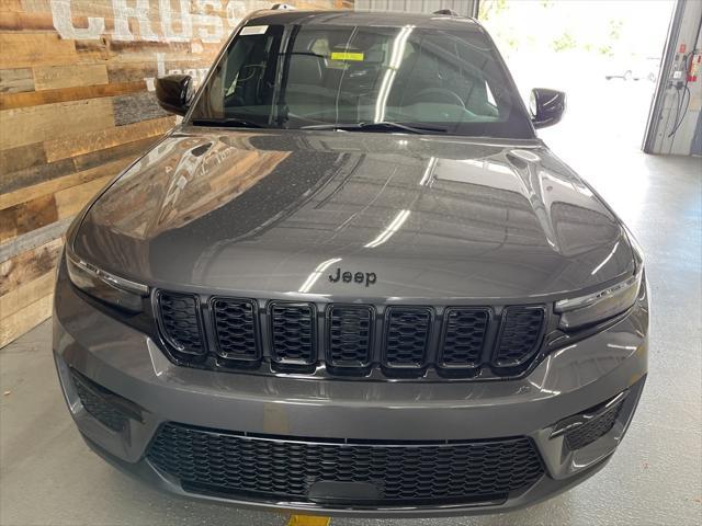 new 2024 Jeep Grand Cherokee car, priced at $48,500