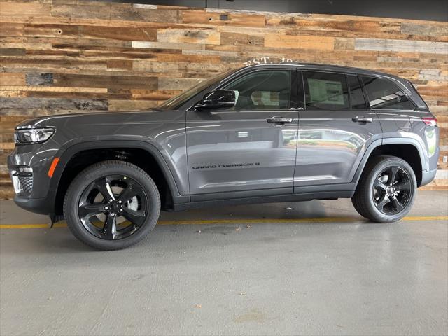 new 2024 Jeep Grand Cherokee car, priced at $45,000