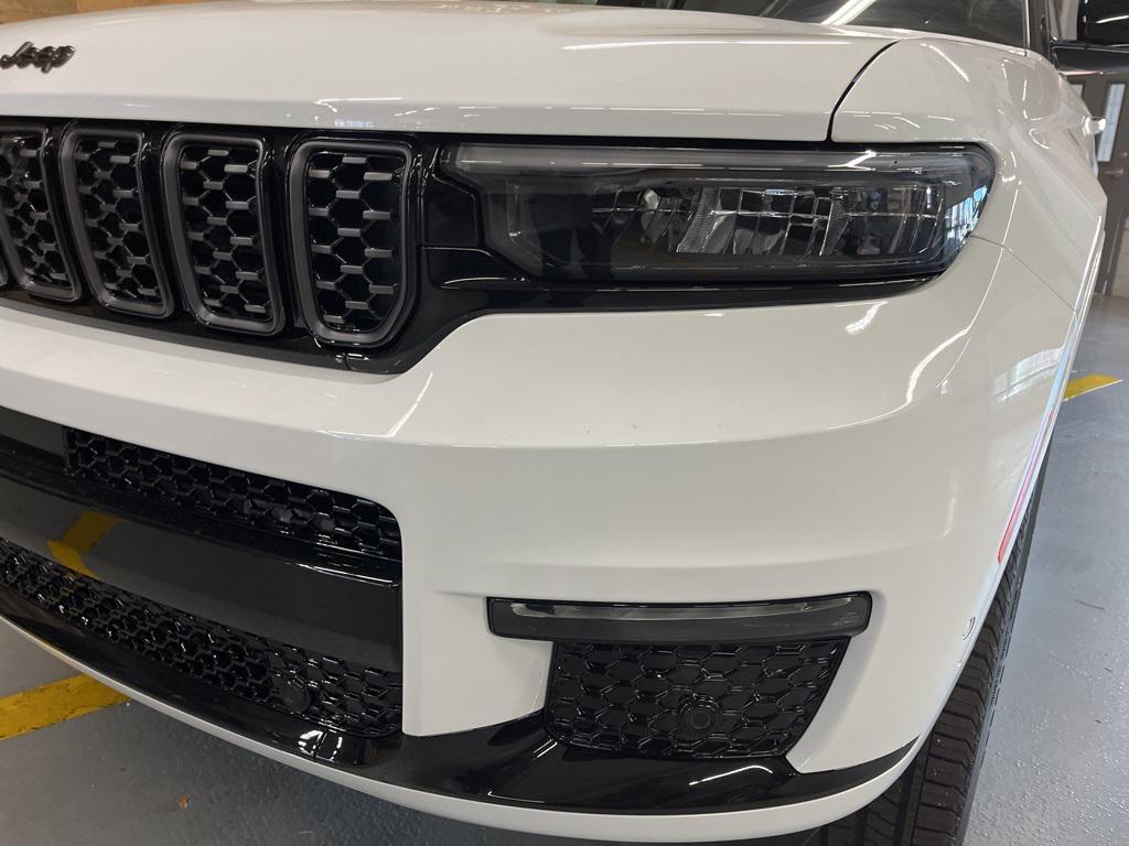 new 2025 Jeep Grand Cherokee L car, priced at $62,000