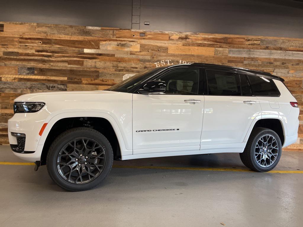 new 2025 Jeep Grand Cherokee L car, priced at $62,000