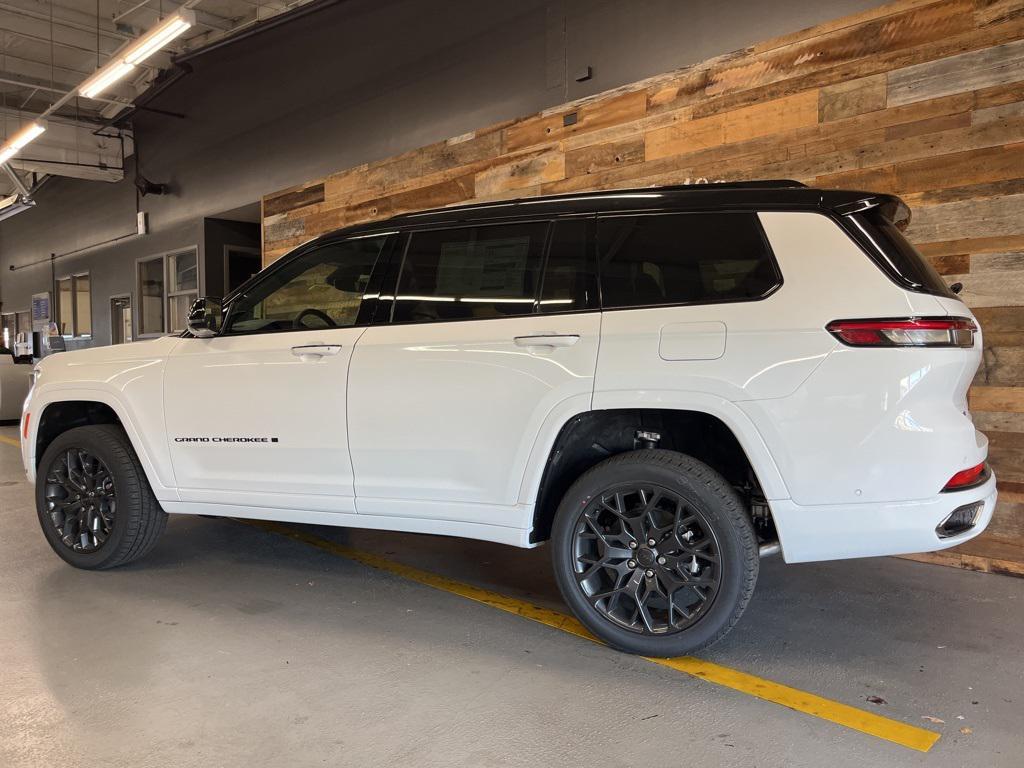 new 2025 Jeep Grand Cherokee L car, priced at $62,000