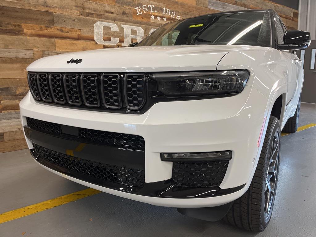 new 2025 Jeep Grand Cherokee L car, priced at $62,000
