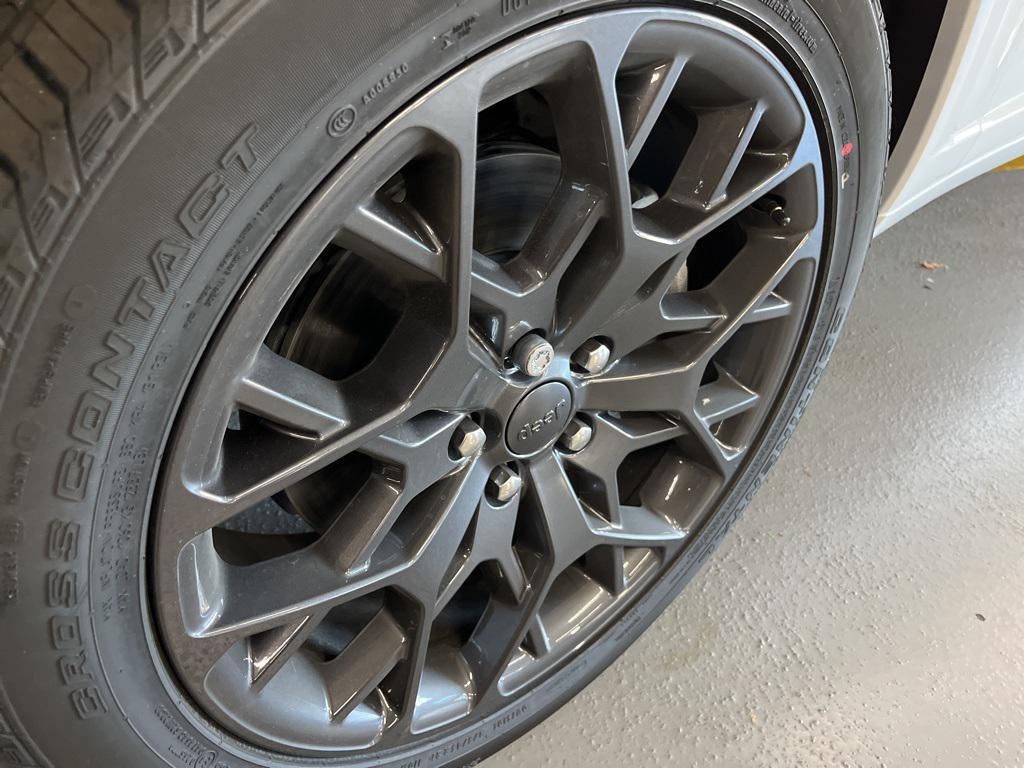 new 2025 Jeep Grand Cherokee L car, priced at $62,000