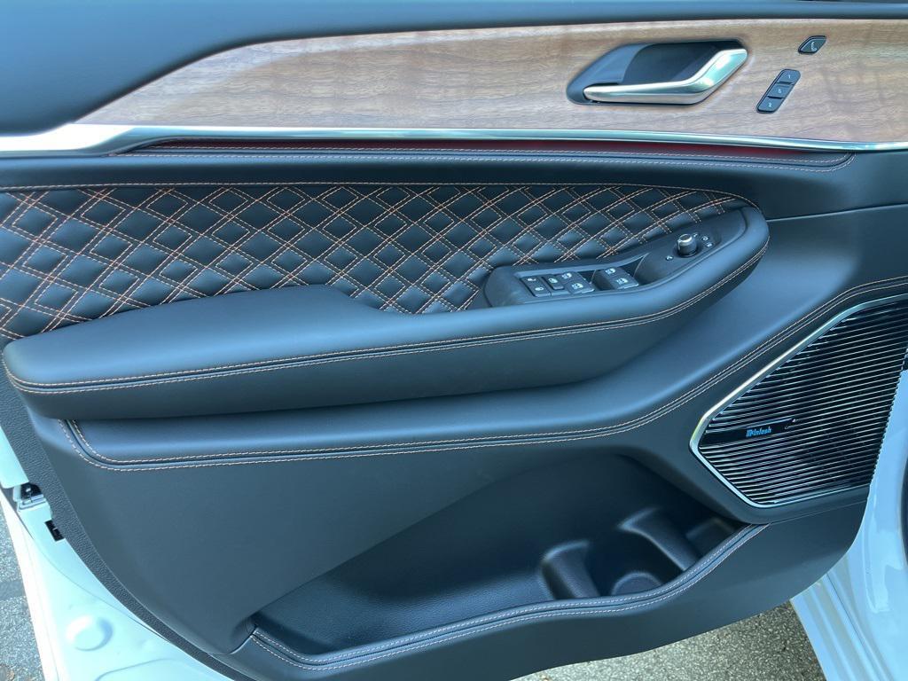 new 2025 Jeep Grand Cherokee L car, priced at $62,000