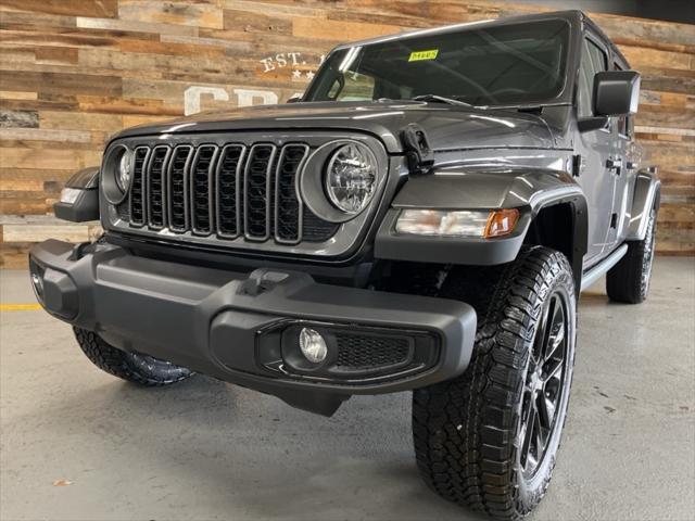 new 2025 Jeep Gladiator car, priced at $41,885