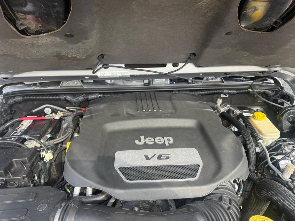 used 2015 Jeep Wrangler Unlimited car, priced at $22,900