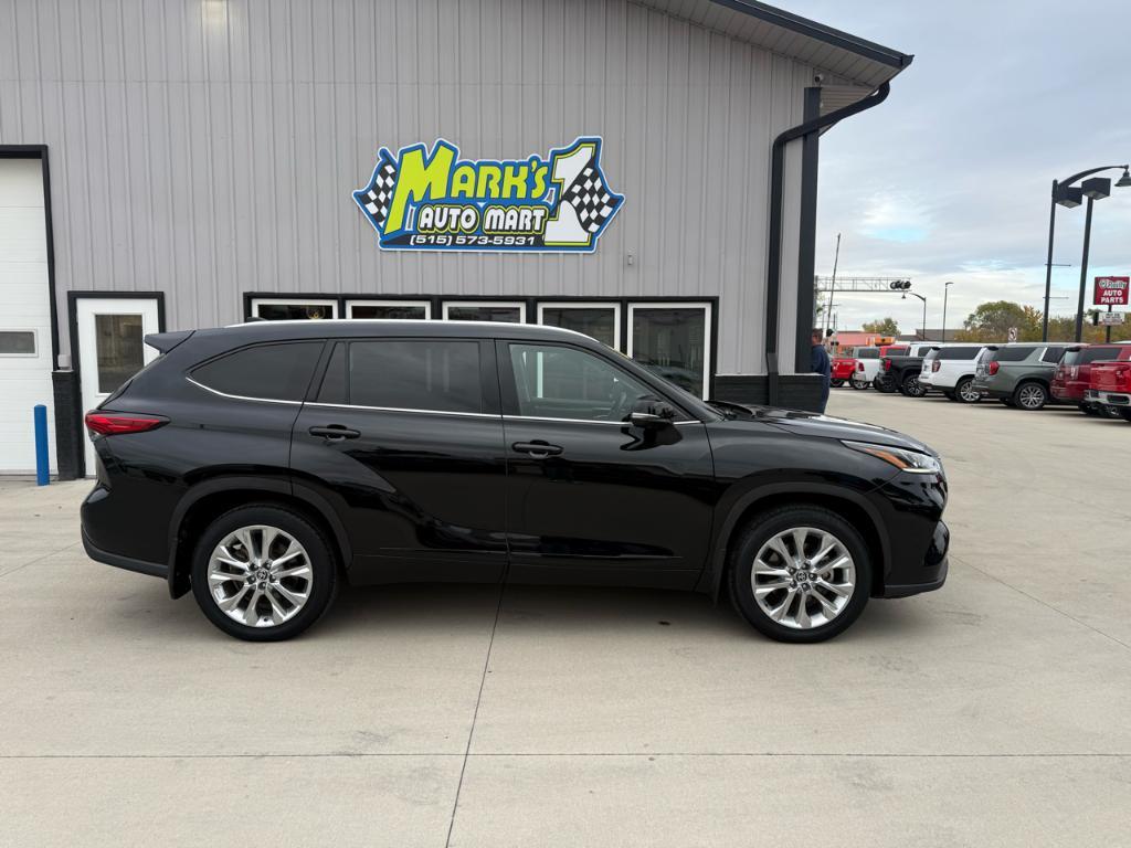 used 2021 Toyota Highlander car, priced at $32,900