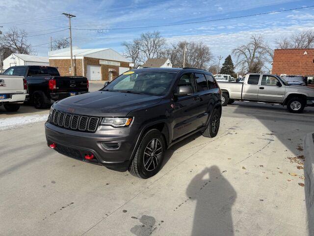 used 2017 Jeep Grand Cherokee car, priced at $18,900